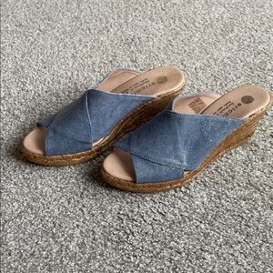Eric Michael Denim Shimmer Blue Wedge Sandals - Size 39 (8)